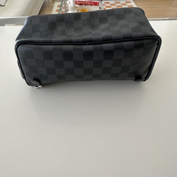 Louis Vuitton Toiletry Pouch Damier Graphite Canvas - Picture 2 of 11
